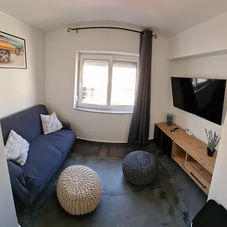 Island Chill Two Apartment Kali