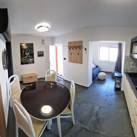 Island Chill Two Apartment